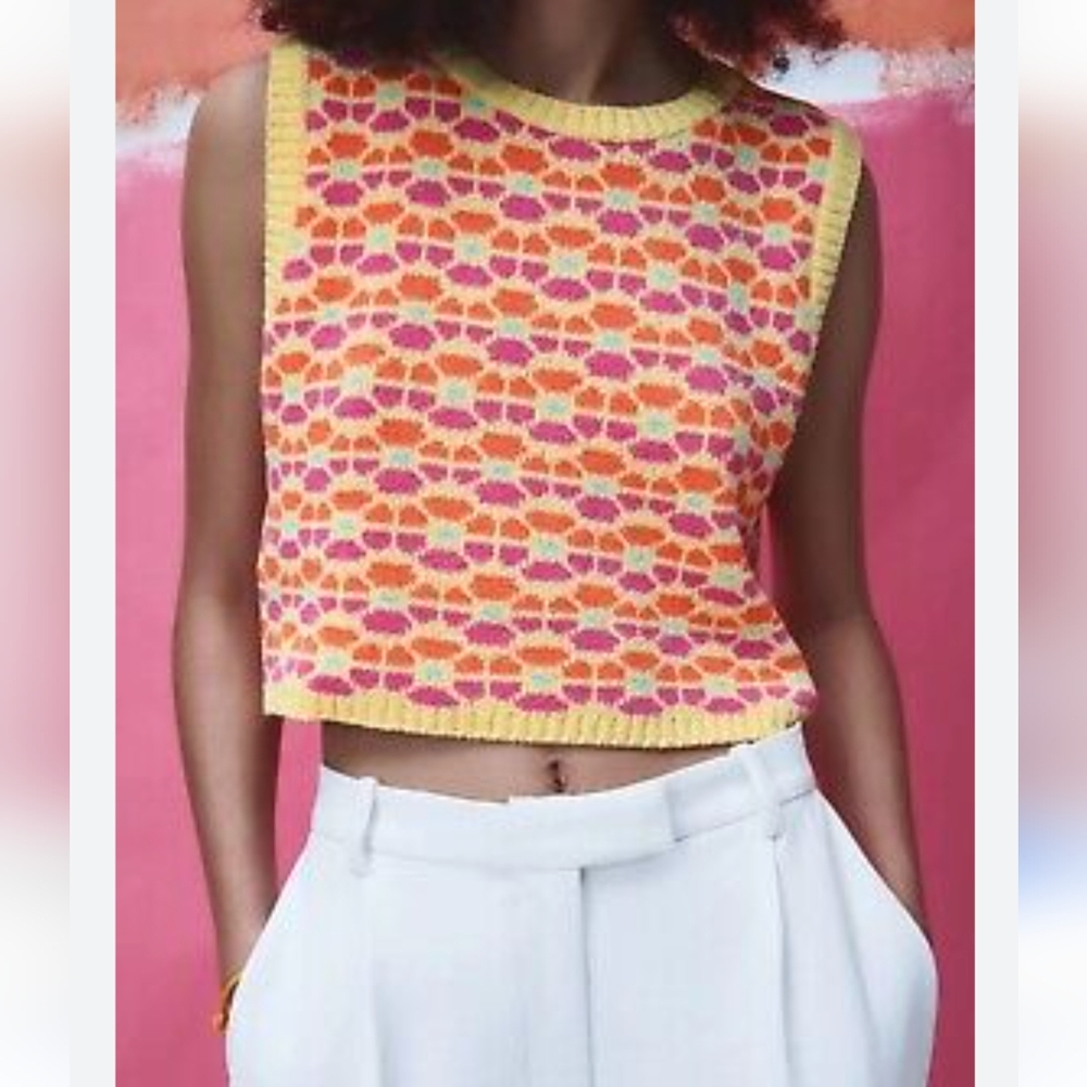 - Zara Colorful Sleeveless Knit Crop Top. Size M. GUC.
